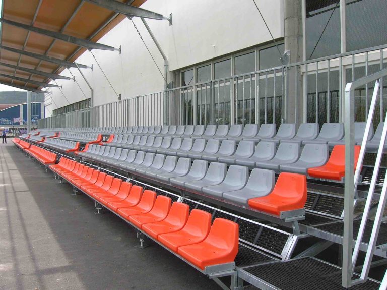 Tribüne für Turnhalle – Individuelle Tribünensysteme für moderne Sportstätten