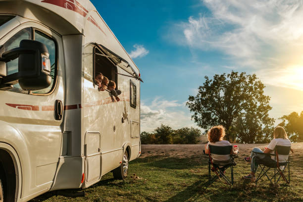 Campingfahrzeug kaufen in der Schweiz: Wohnmobile und Wohnwagen vergleichen